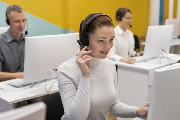 Обязанности сервисных компаний: Должны ли компании прелоставлять номер для связи с оператором вживую?